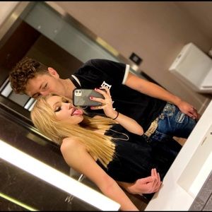 Meet your Posher, Destiny